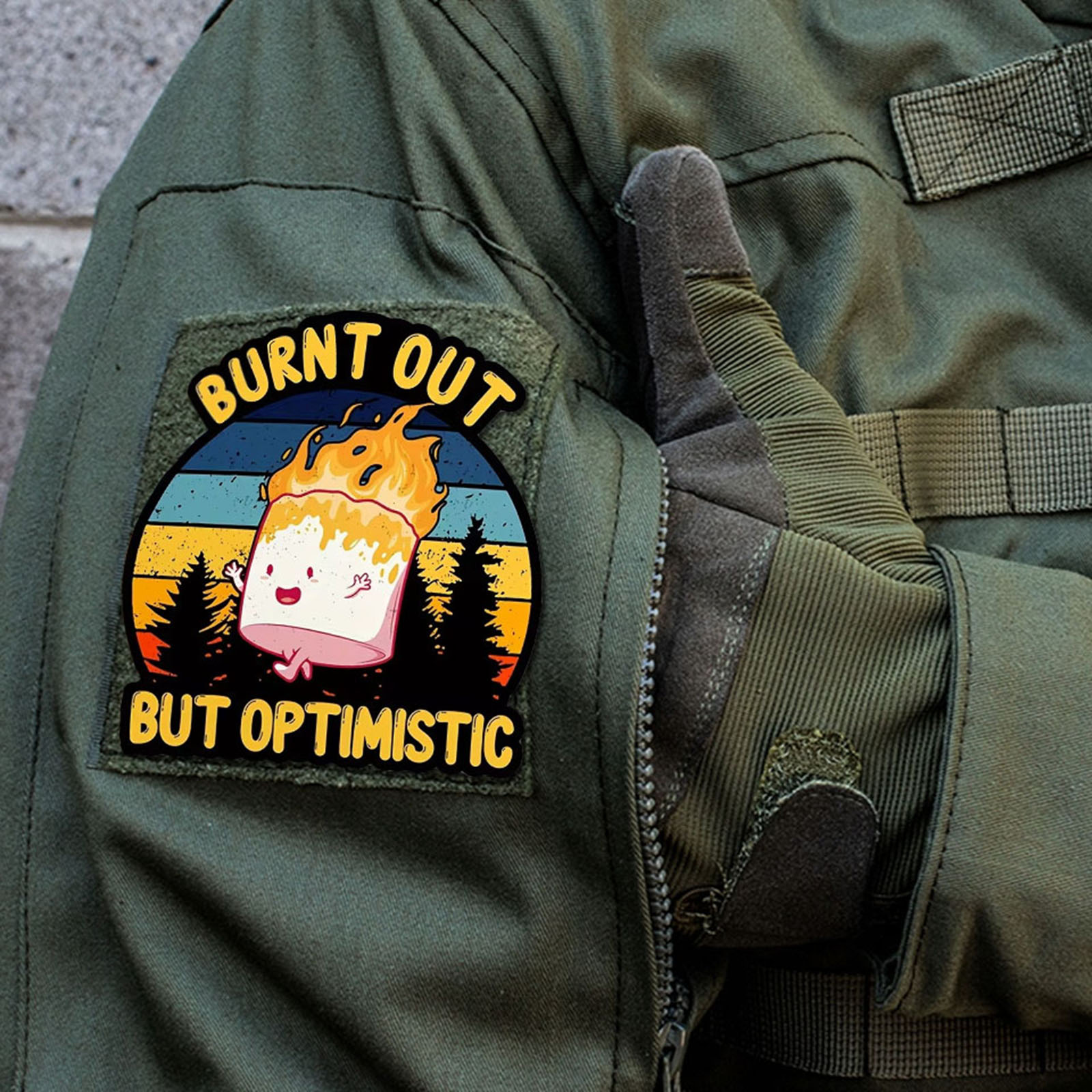 Urban Backpack Tactical - Remendos táticos queimados, mas optimistas, engraçado,